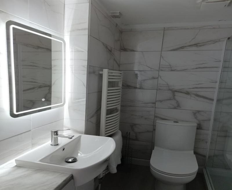 Regency apartment in central Montpellier sleeps 4 - Pass the Keys - image 5