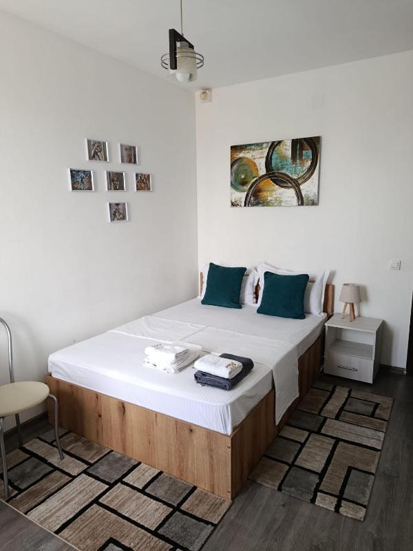 Studio M - image 19