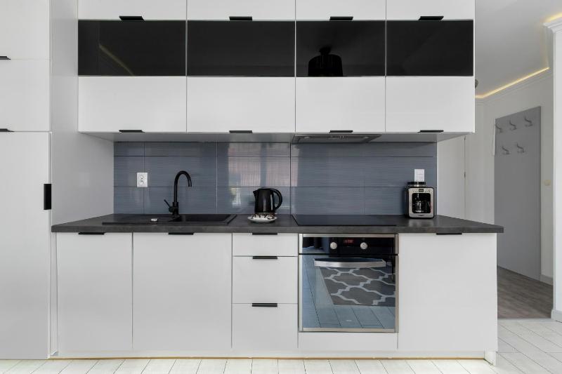 Charming Apartments in Sopot with Parking by Noclegi Renters - image 16