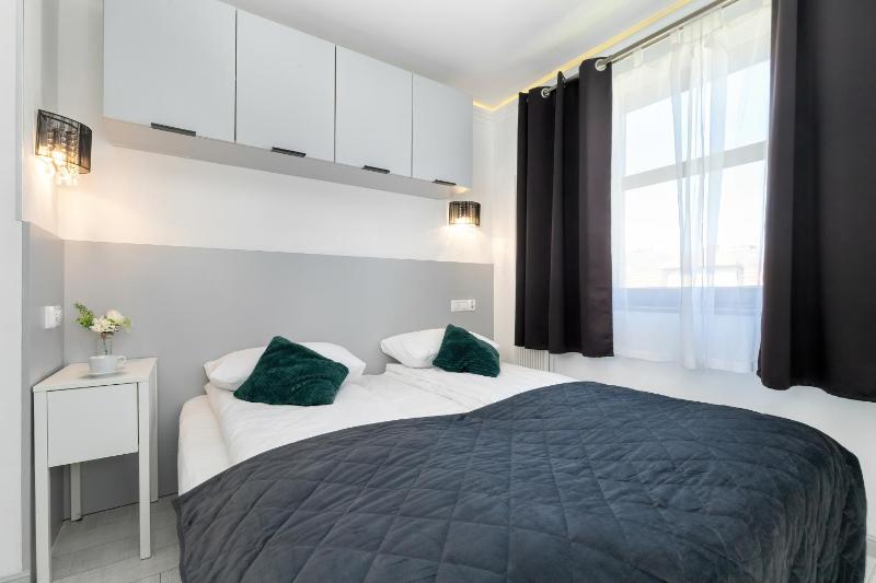 Charming Apartments in Sopot with Parking by Noclegi Renters - image 15