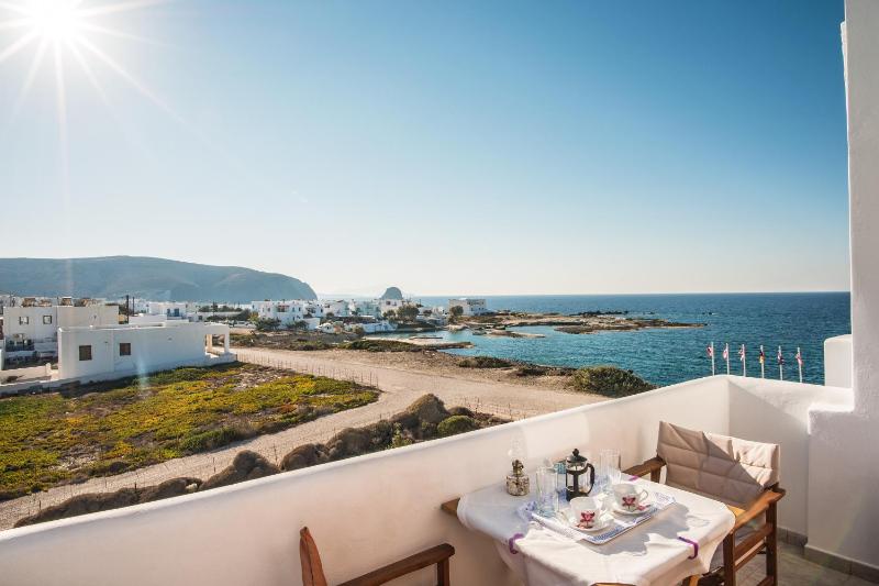 Superior Triple Room with Sea View image 2