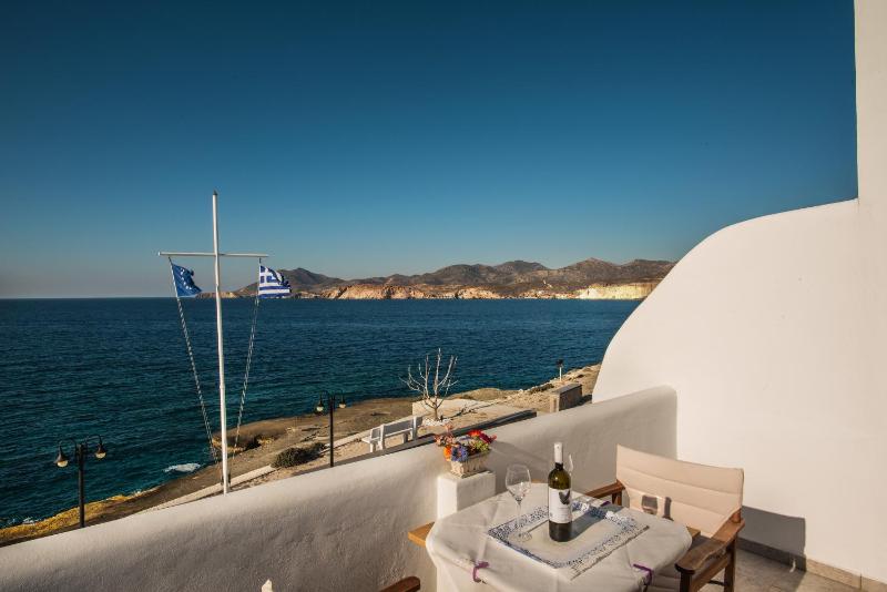 Superior Double or Twin Room with Sea View image 4