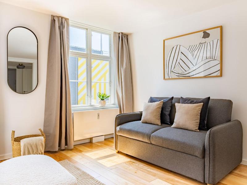 Regent 16- Bright apartment in City Center - image 10