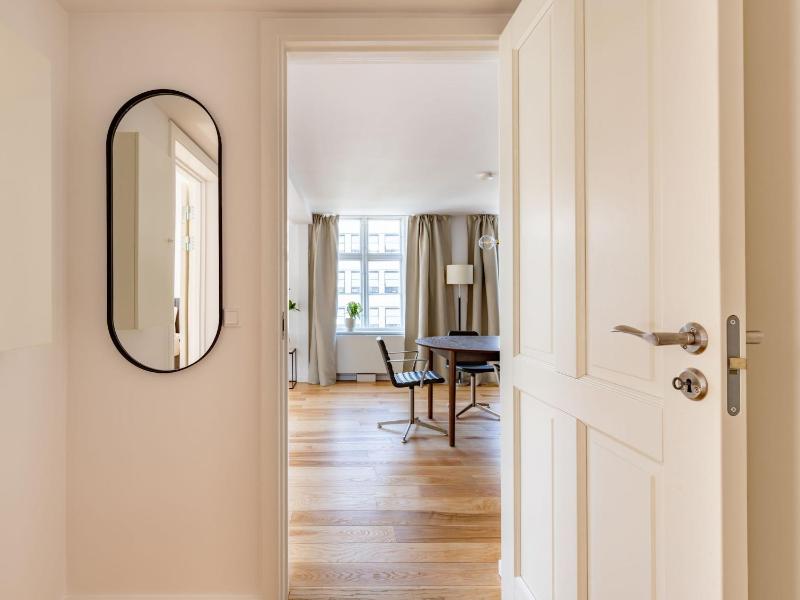 Regent 16- Bright apartment in City Center - image 14