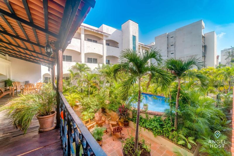 Walk to 5th Ave & Beach - Pools Balcony & Parking - image 22