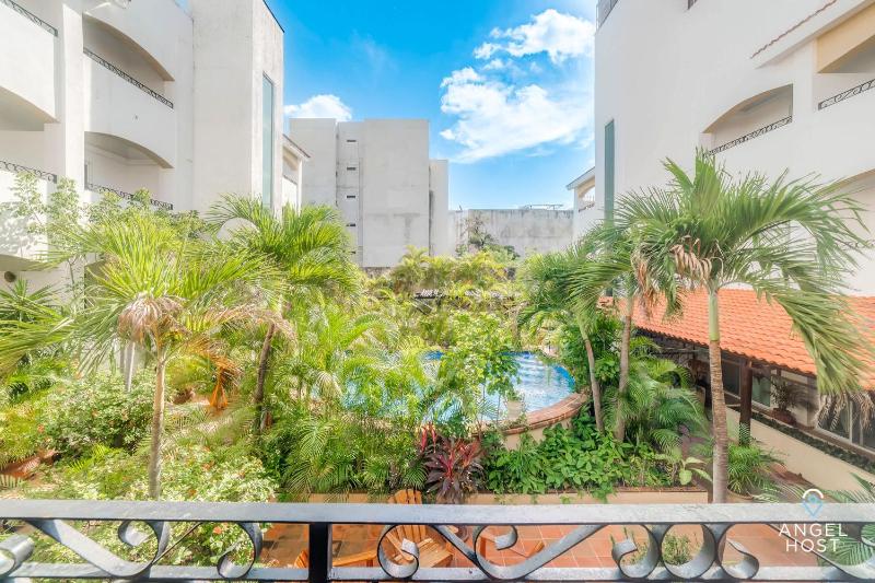 Walk to 5th Ave & Beach - Pools Balcony & Parking - image 24