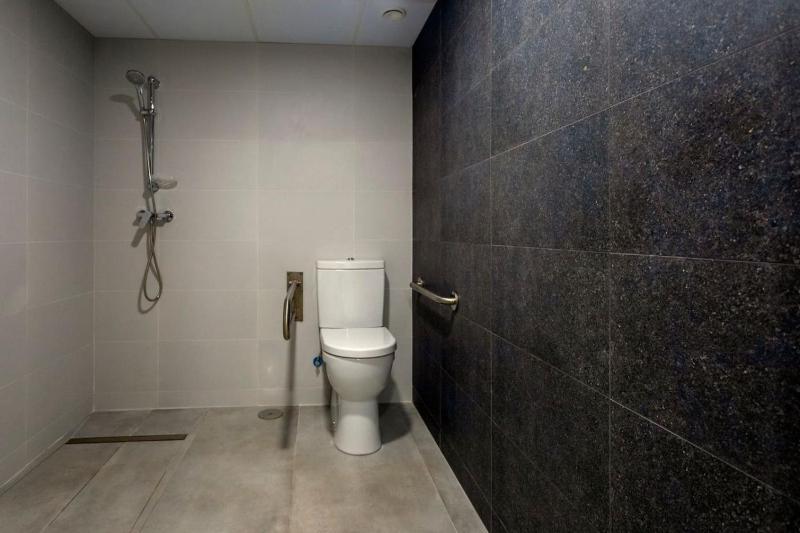Luxury New Build Sea Views Terrace Pool Gym - image 8