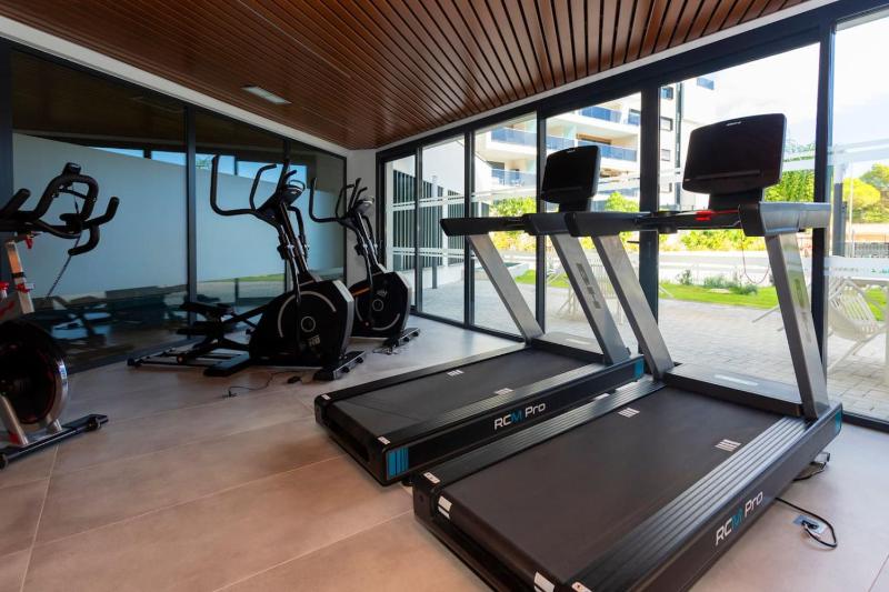 Luxury New Build Sea Views Terrace Pool Gym - image 31