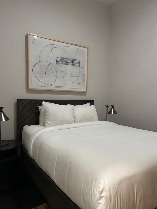 The Gregory Suite 302 - image 3