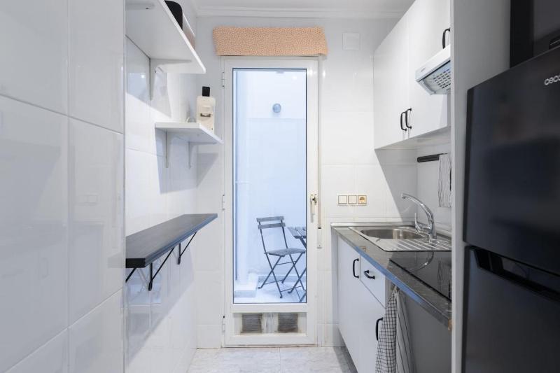 Urban Oasis Minimal Design A.C. Perfect Location - image 20