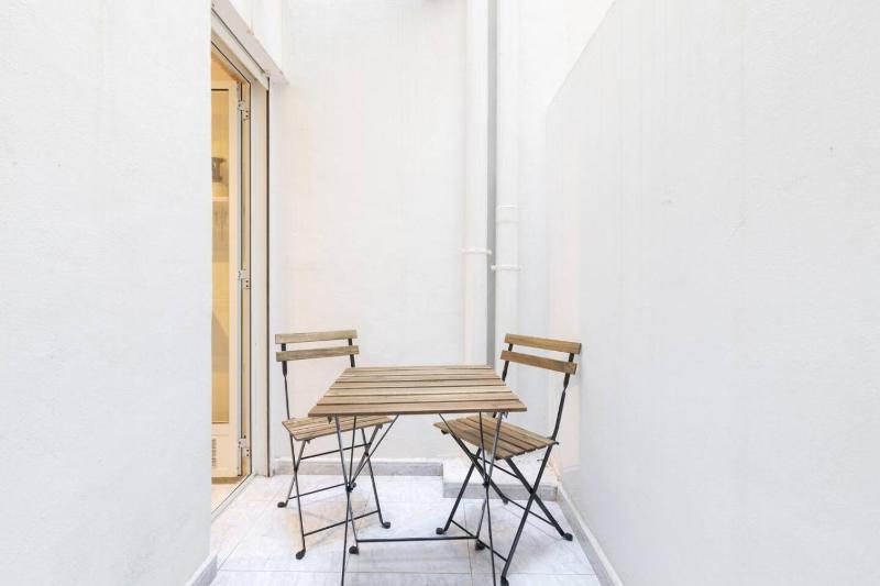 Urban Oasis Minimal Design A.C. Perfect Location - image 15