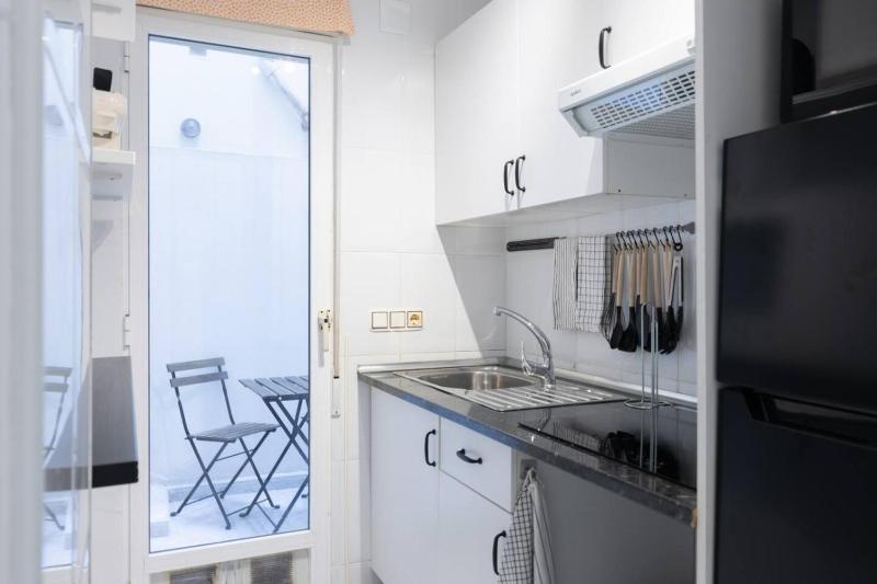 Urban Oasis Minimal Design A.C. Perfect Location - image 22