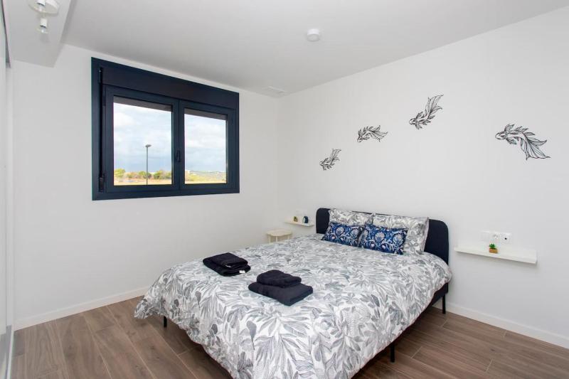 Modern Luxury Sea View Terrace Heated Pool Gym - image 33