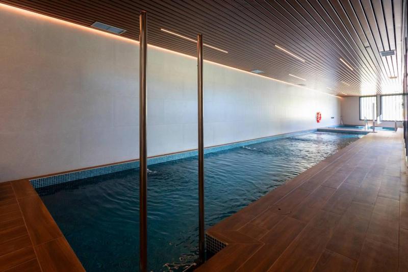 Modern Luxury Sea View Terrace Heated Pool Gym - image 8