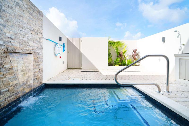 Beach 5min Elegant 3BR Pool Villa Near Holetown - image 7