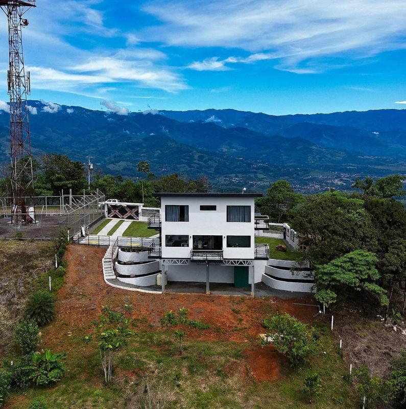 Cabina Alto San Juan l Mountain Luxury Getaway - image 1