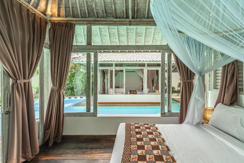 Villa Laksmana Hideaway 2 - Surrounded by water- 2bd villa with fantastic pool! - image 3