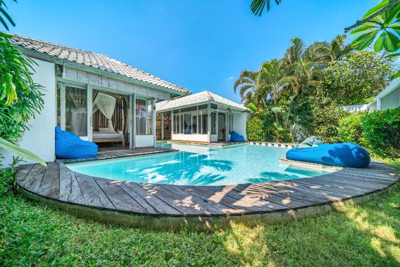Villa Laksmana Hideaway 2 - Surrounded by water- 2bd villa with fantastic pool! - image 9