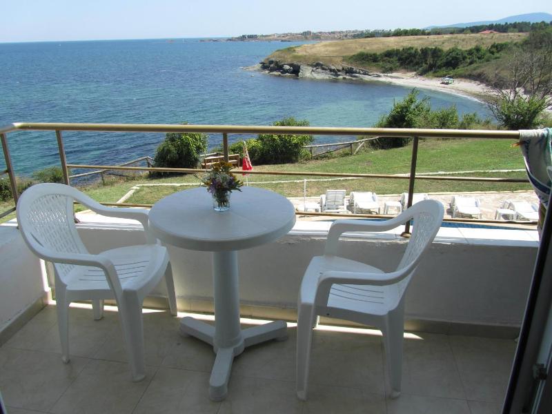 Studio with Sea View image 3