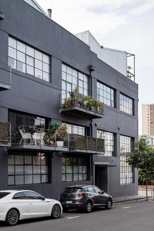 Warehouse conversion set 100 metres from Bridge Rd - image 14