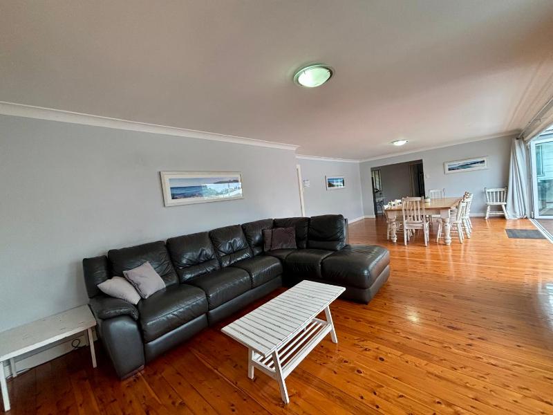 Watts @ Callala Beach-Pet Friendly - image 11