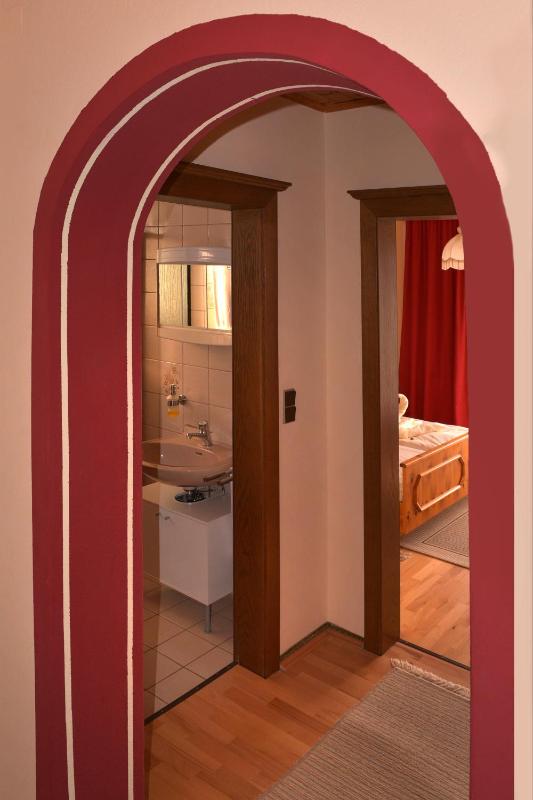 Double Room with Balcony image 4