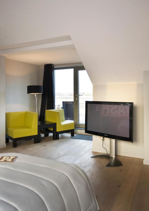 Deluxe Double Room image 3
