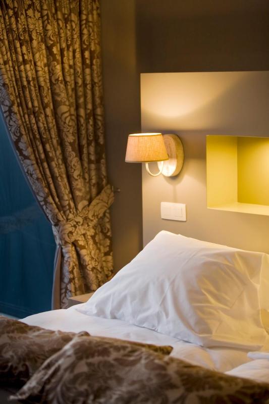 Deluxe Twin Room image 3