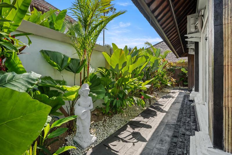 Canggu Wave Villa - image 45