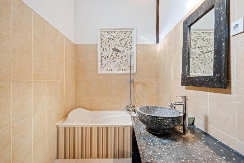 Canggu Wave Villa - image 48