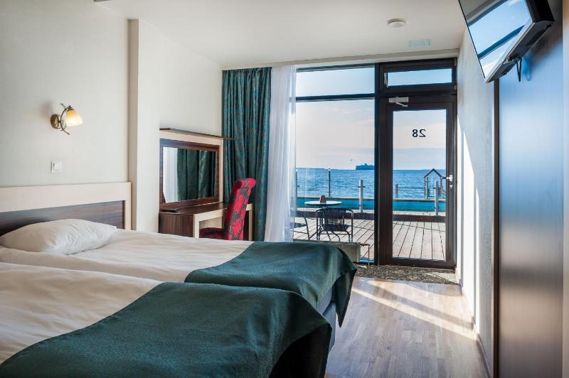 Studio with Terrace and Sea View image 3
