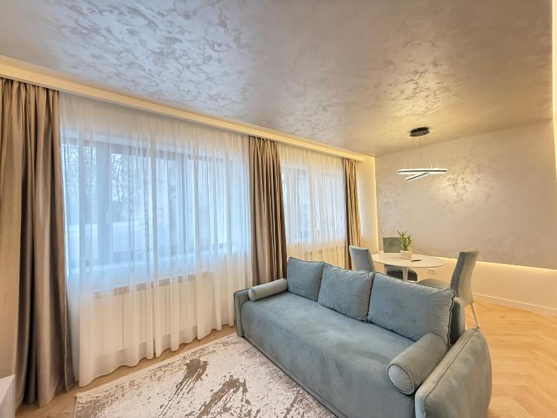 Cozy Luxury ApartHotel in Center of Historical Brasov - image 10
