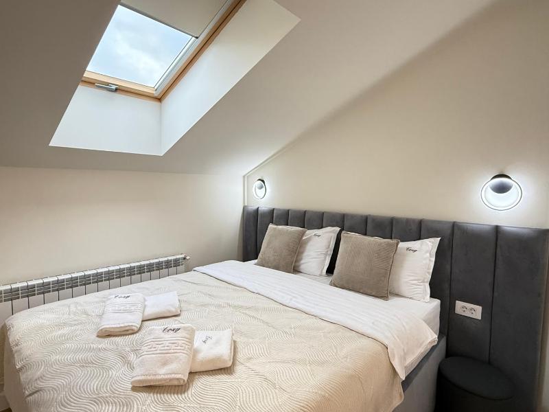 Cozy Luxury ApartHotel in Center of Historical Brasov - image 8