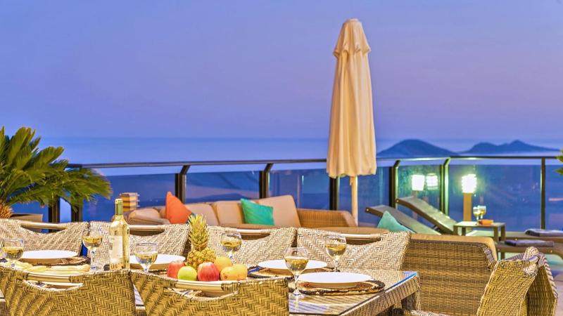 Luxury 5 bedroom seaview villa with private heated pool - image 10