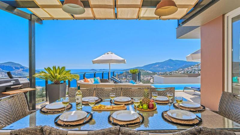 Luxury 5 bedroom seaview villa with private heated pool - image 20