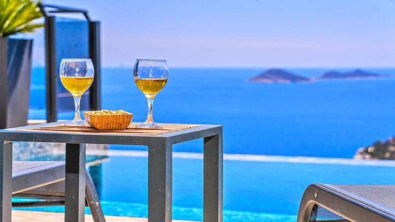 Luxury 5 bedroom seaview villa with private heated pool - image 28