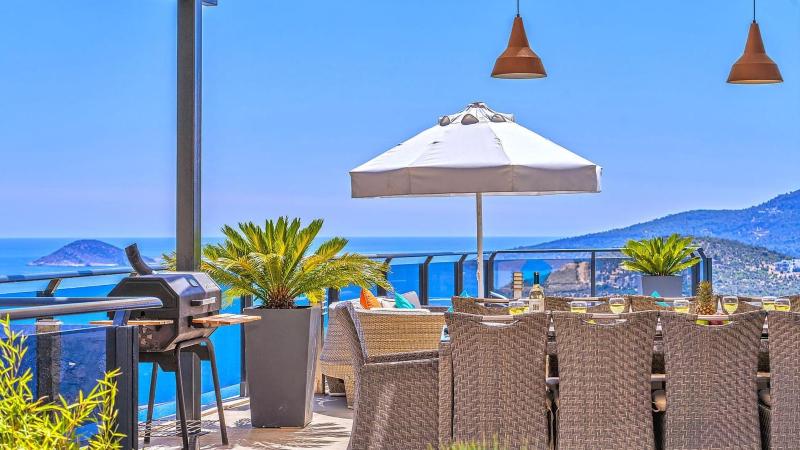 Luxury 5 bedroom seaview villa with private heated pool - image 14