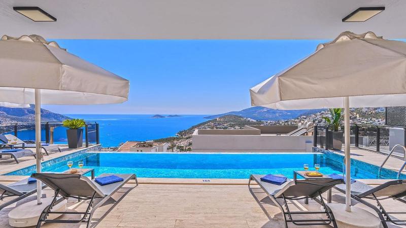 Luxury 5 bedroom seaview villa with private heated pool - image 40