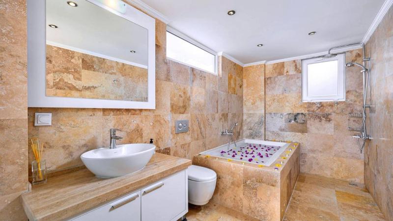 Luxury 5 bedroom seaview villa with private heated pool - image 22