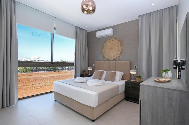 Princess Margaret Luxury Villa - image 4