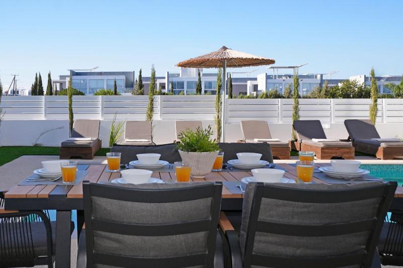 Princess Margaret Luxury Villa - image 5