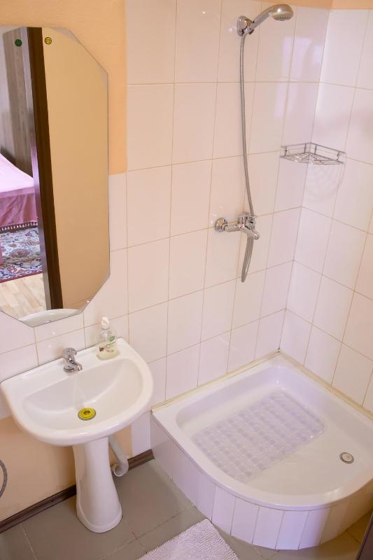 Classic Double Room with Bath image 2