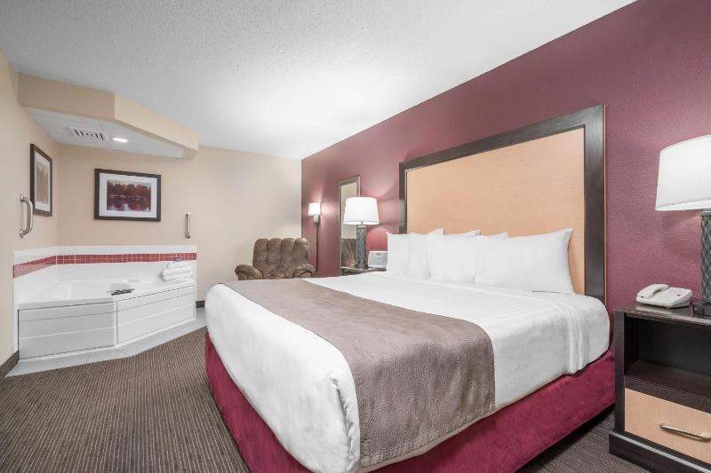 Superior King Suite - Non-Smoking image 2