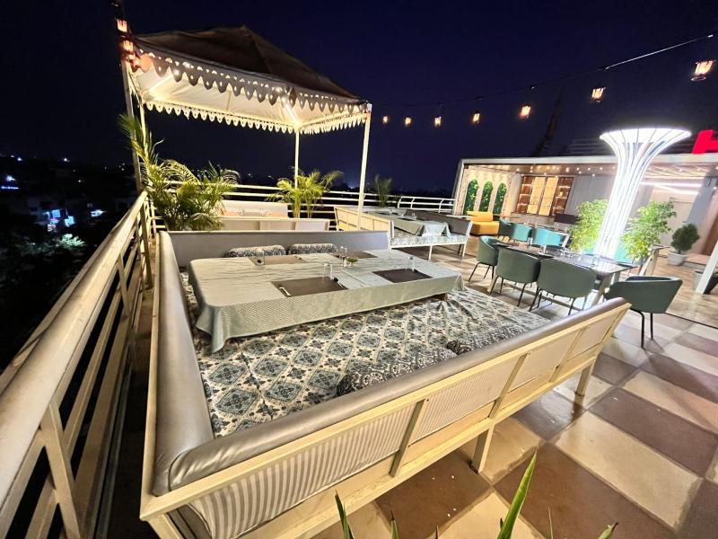 Hotel Cherry Wood - image 4