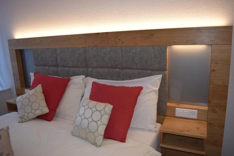Premium Quadruple Room image 2