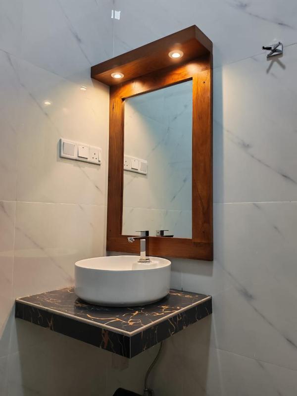 North Lake Villa - image 3