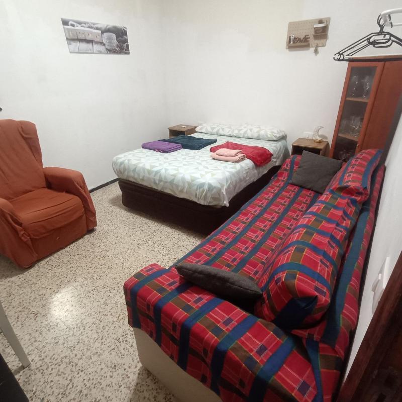 Cozy Private Room Near Las Canteras Beach in Las Palmas - image 1