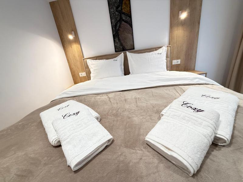 Cozy Luxury Brand New ApartHotel with Studios in Brasov - image 8