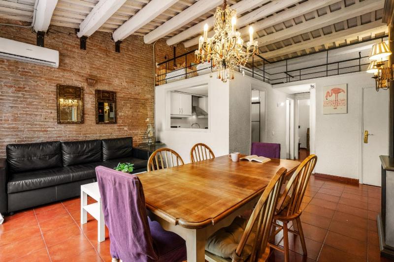 Gràcia Loft Terrace BBQ AC & Fiber Wi-Fi - image 7