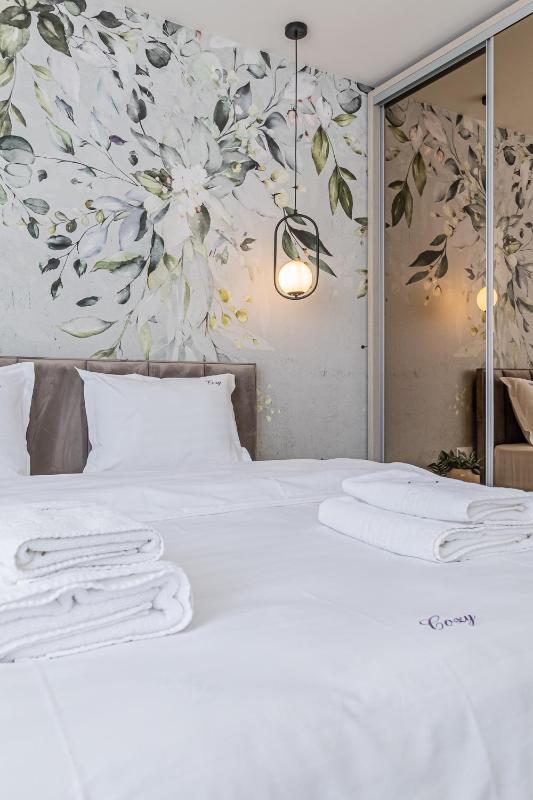 Cozy Luxury Brand New ApartHotel with Studios in Brasov - image 15